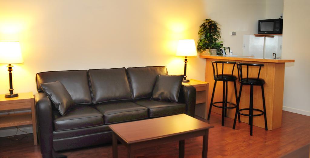 Travelodge By Wyndham Simcoe Habitación foto
